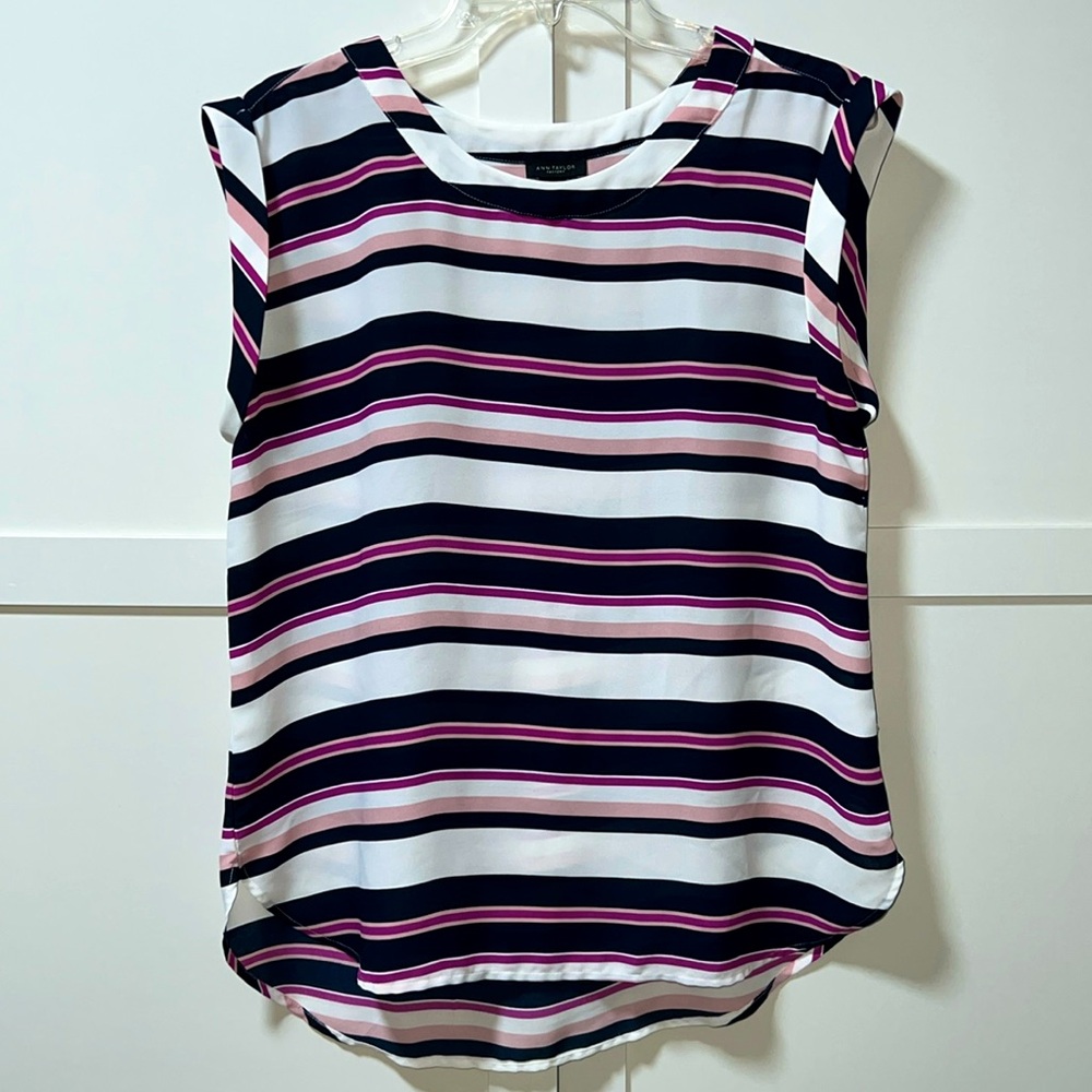 Anne Taylor Pink Purple Navy & White Blouse with Capped Sleeves